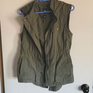 Gap hooded green vest